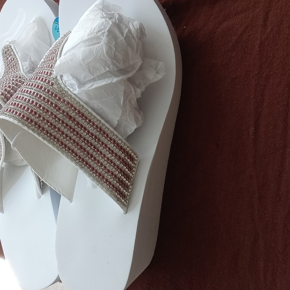 Sandals - Picture 2 of 3